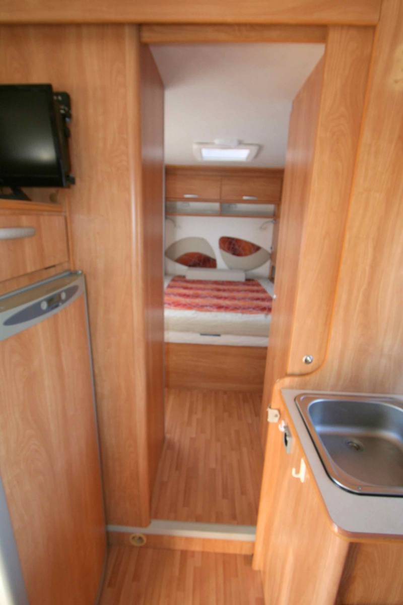 Achat Camping-car profilé d’occasion, lit central, 3 couchages, Rimor Katamarano 69P, à Roques proche de Toulouse (31)