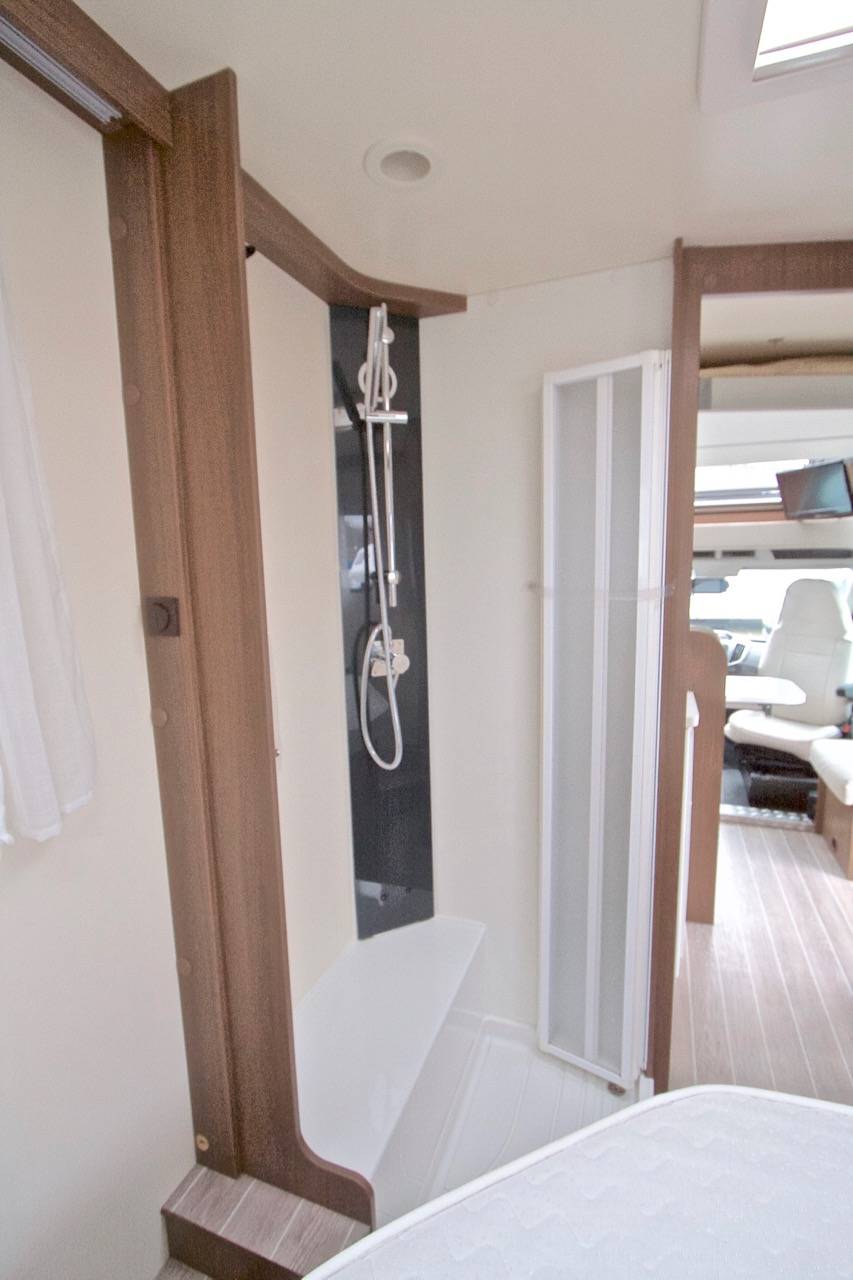 Camping-car profilé d'occasion lit central, 4 couchages, Roller team Kronos 263 TL, à Roques près Toulouse (31)