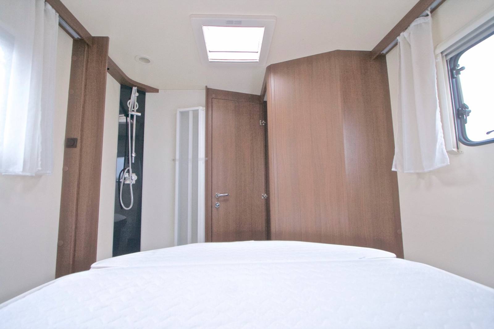 Vente Camping-car profilé d'occasion lit central, 4 couchages, Roller team Kronos 263 TL, à Roques près Toulouse (31)