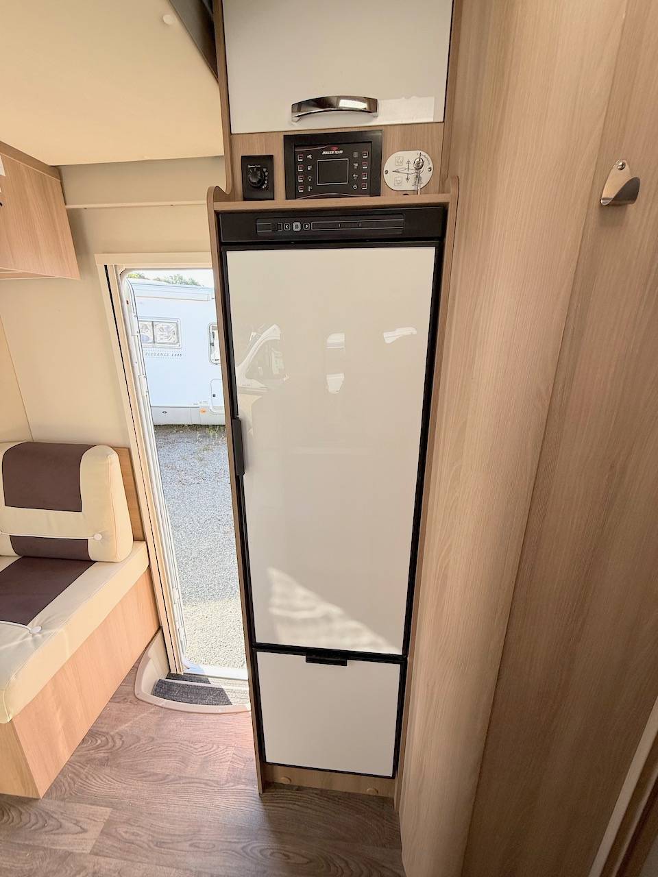 Vend Camping-car profilé occasion, lits jumeaux, lit de pavillon, 5 places carte grise et couchages, Roller team Kronos 284 TL, à Roques proche de Toulouse (31)