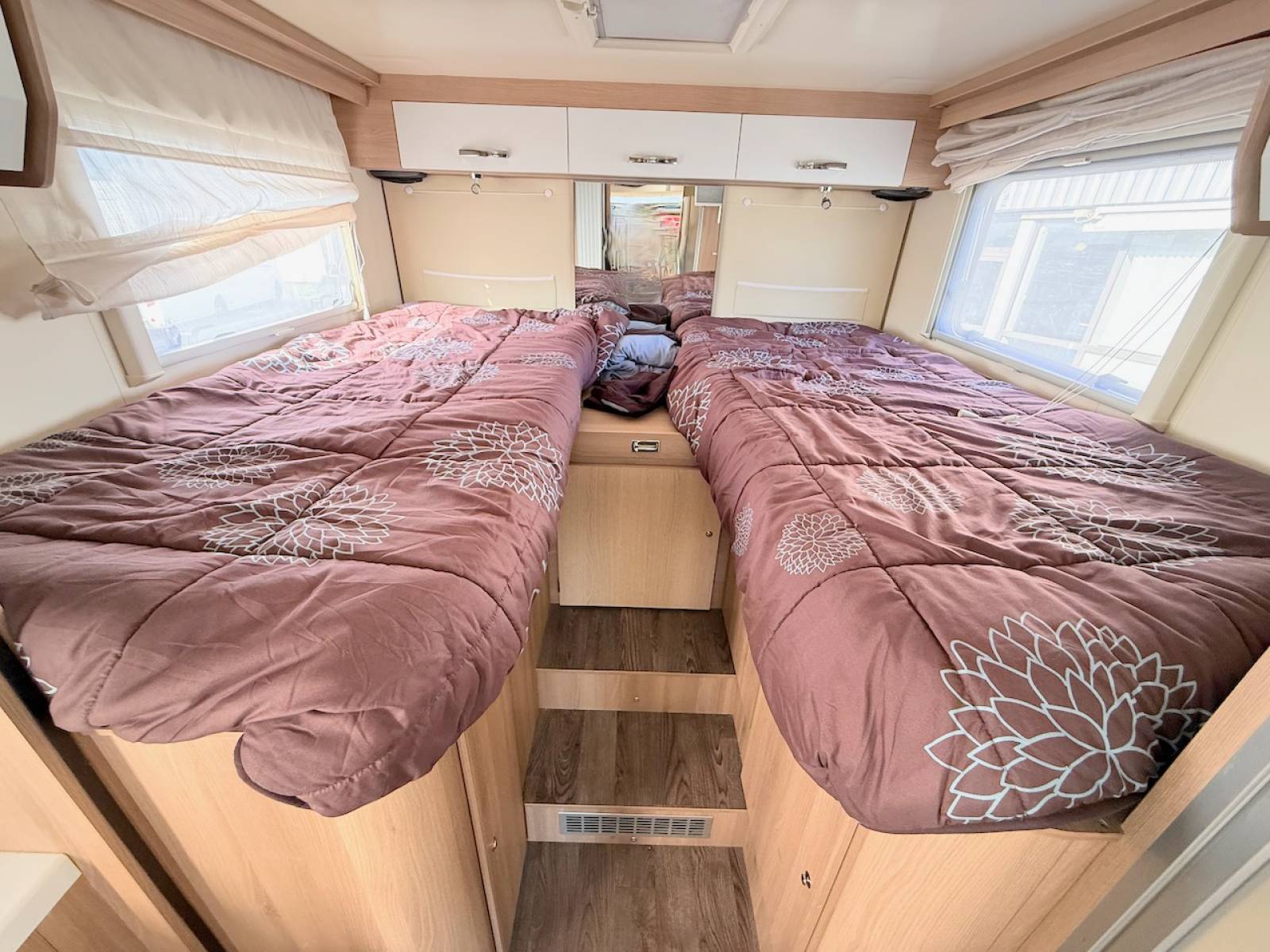 Vend Camping-car profilé occasion, lits jumeaux, lit de pavillon, 5 places carte grise et couchages, Roller team Kronos 284 TL, à Roques proche de Toulouse (31)