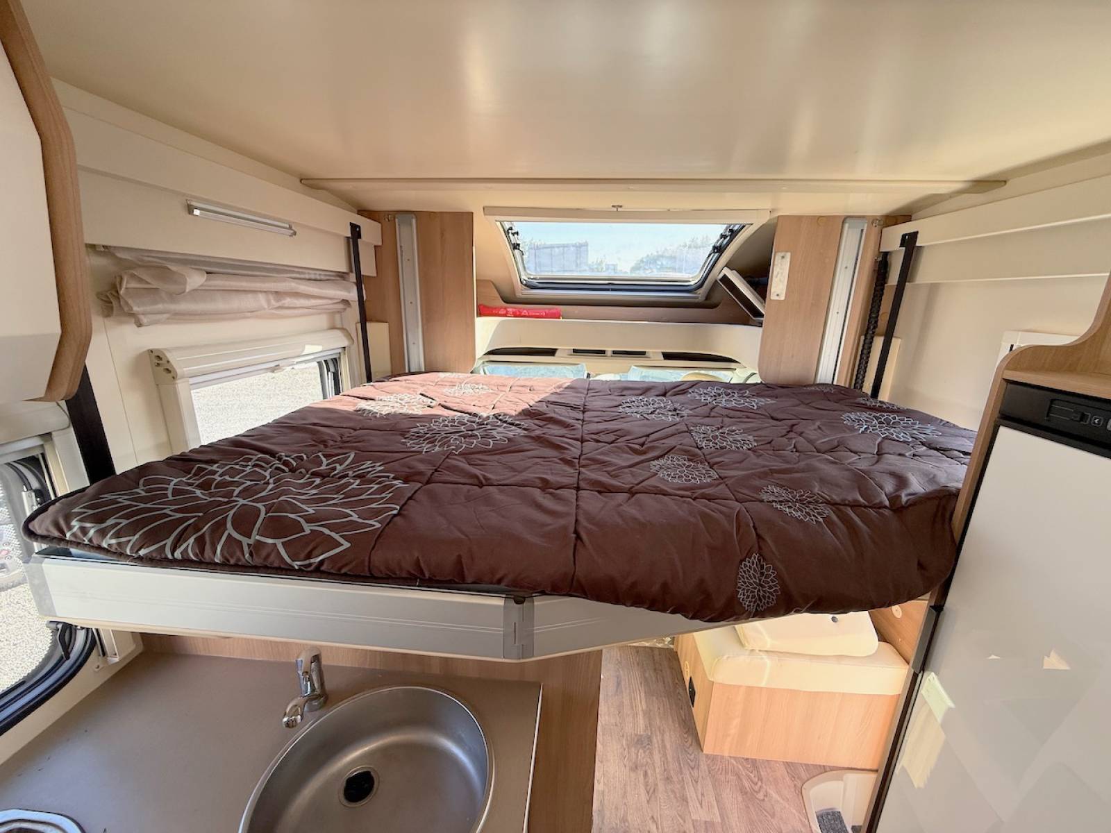 Vend Camping-car profilé occasion, lits jumeaux, lit de pavillon, 5 places carte grise et couchages, Roller team Kronos 284 TL, à Roques proche de Toulouse (31)