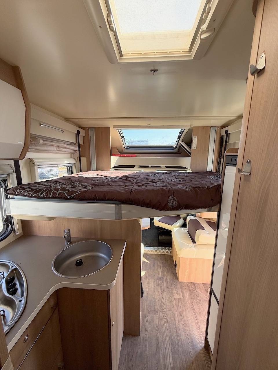 Achat Camping-car profilé occasion, lits jumeaux, lit de pavillon, 5 places carte grise et couchages, Roller team Kronos 284 TL, à Roques proche de Toulouse (31)