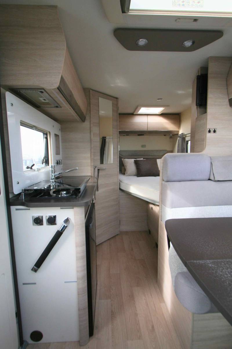 Achat Camping-car profilé d'occasion, récent, lit à la française,  moins de 6 m, Rapido C56, à Roques près Toulouse (31)