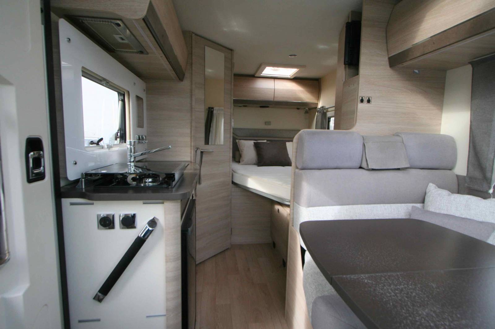 Vend Camping-car profilé d'occasion, récent, lit à la française,  moins de 6 m, Rapido C56, à Roques près Toulouse (31)