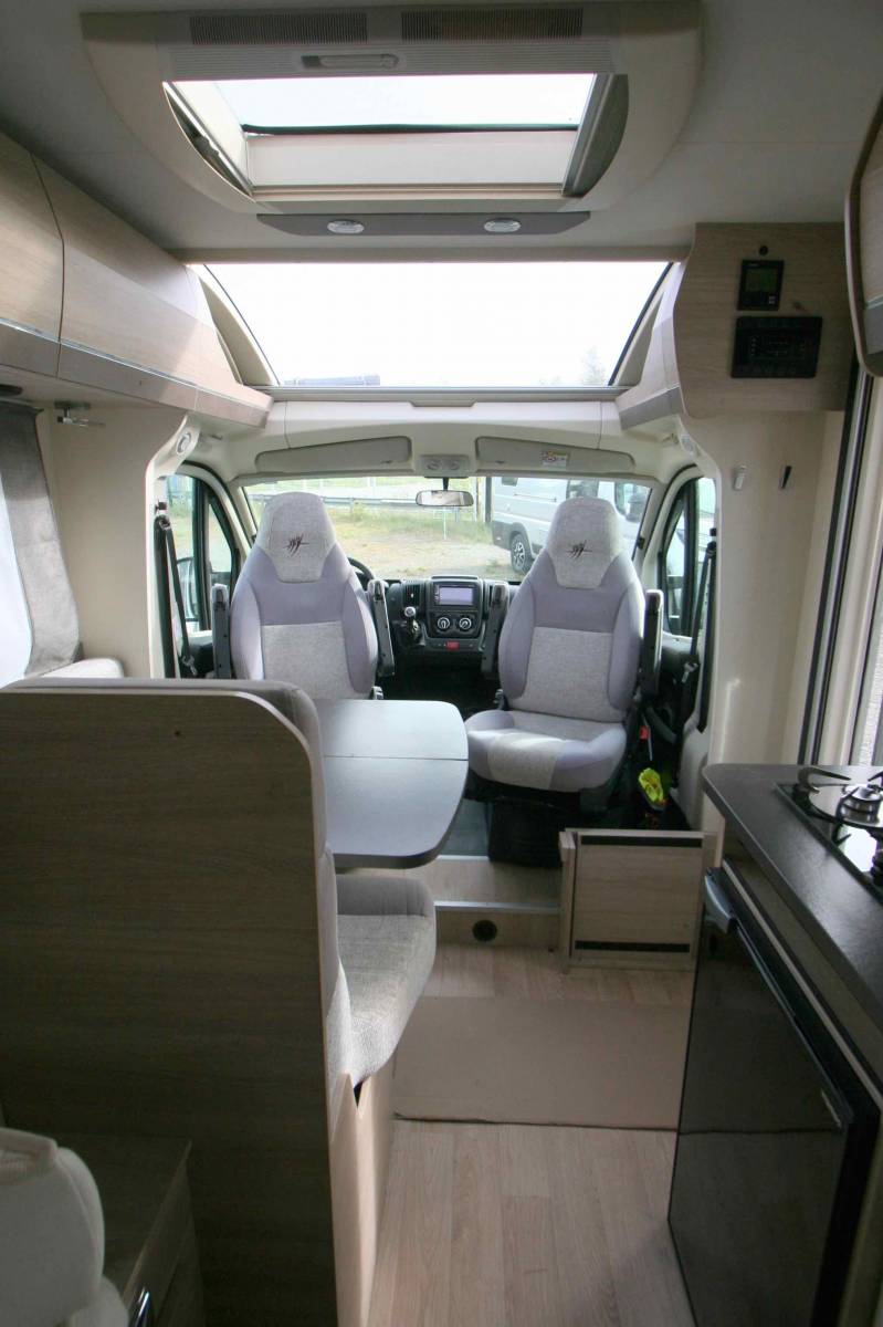 Achat Camping-car profilé d'occasion, récent, lit à la française,  moins de 6 m, Rapido C56, à Roques près Toulouse (31)