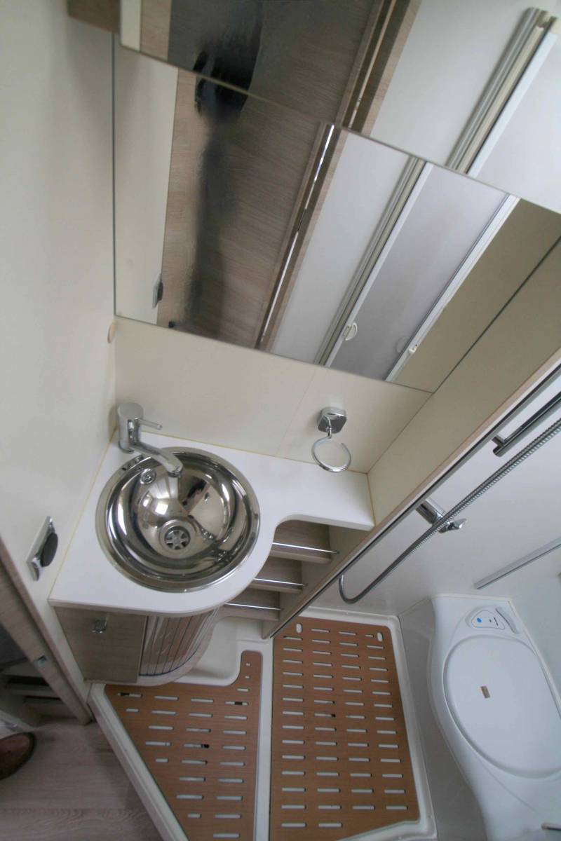 Camping-car profilé d'occasion, récent, lit à la française,  moins de 6 m, Rapido C56, à Roques près Toulouse (31)