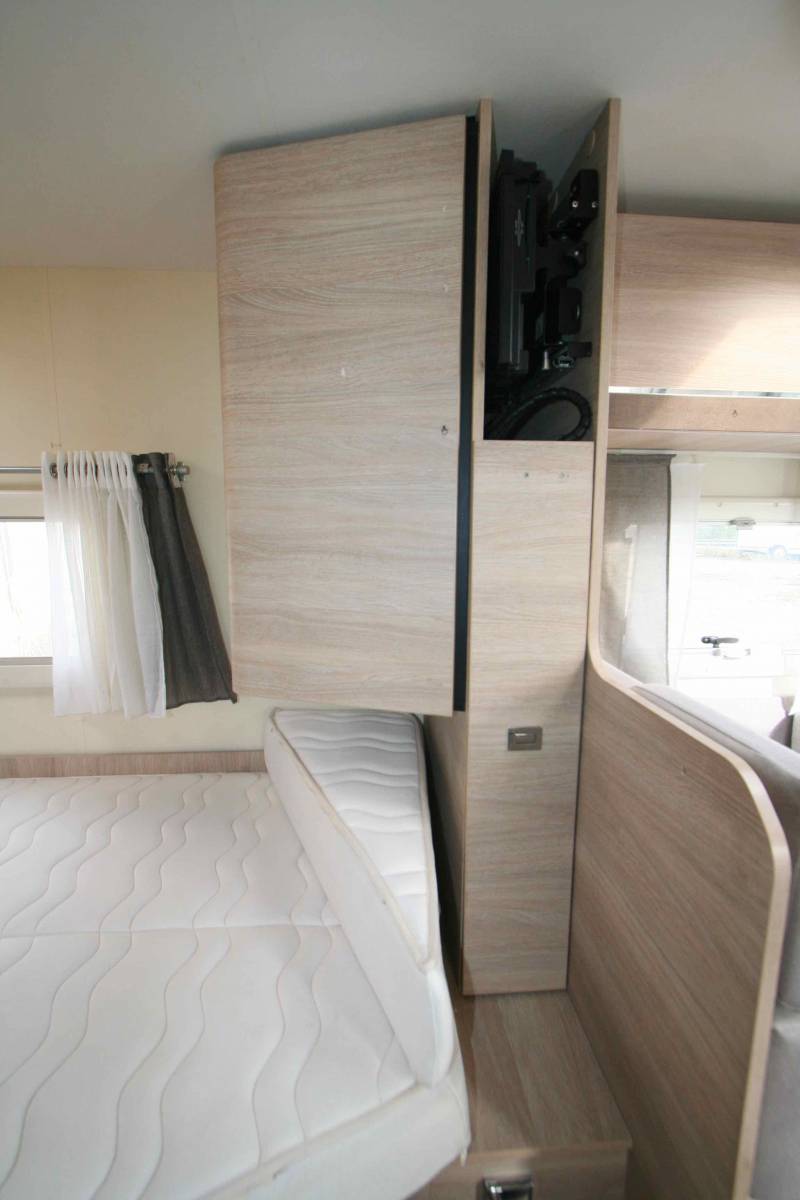 Camping-car profilé d'occasion, récent, lit à la française,  moins de 6 m, Rapido C56, à Roques près Toulouse (31)