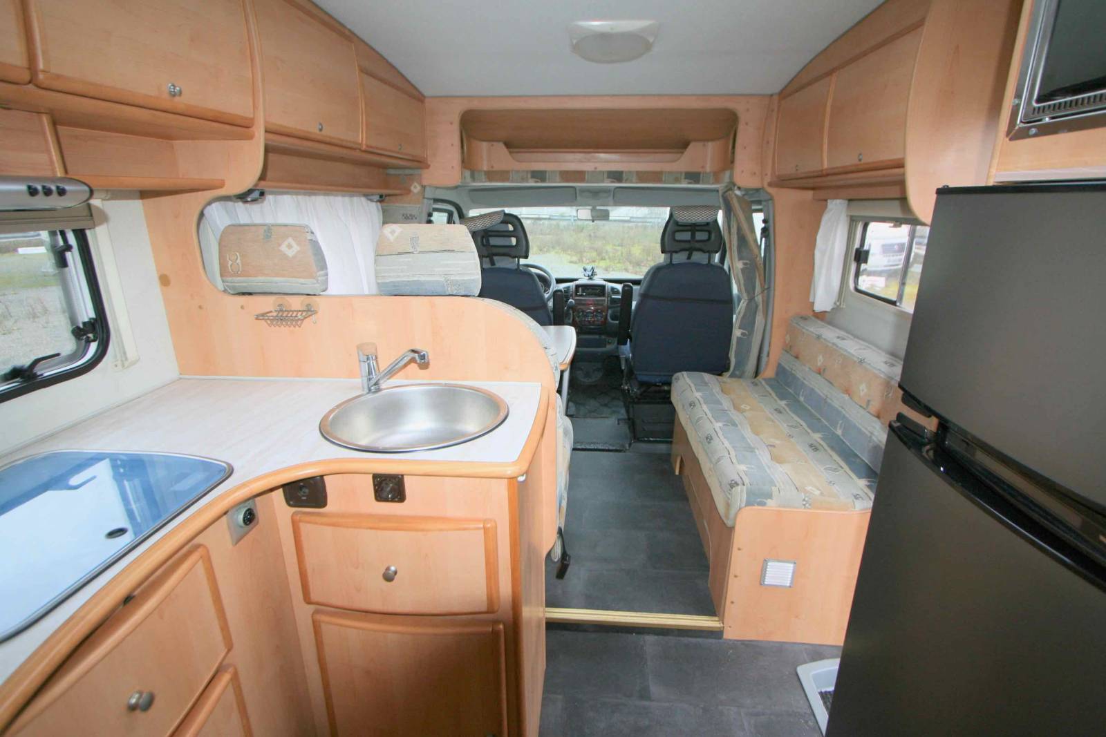 Camping-car profilé occasion, lit à la française, moins de 7m, SEA P210, chez Vacances et Loisirs à Roques Proche de Toulouse (31)