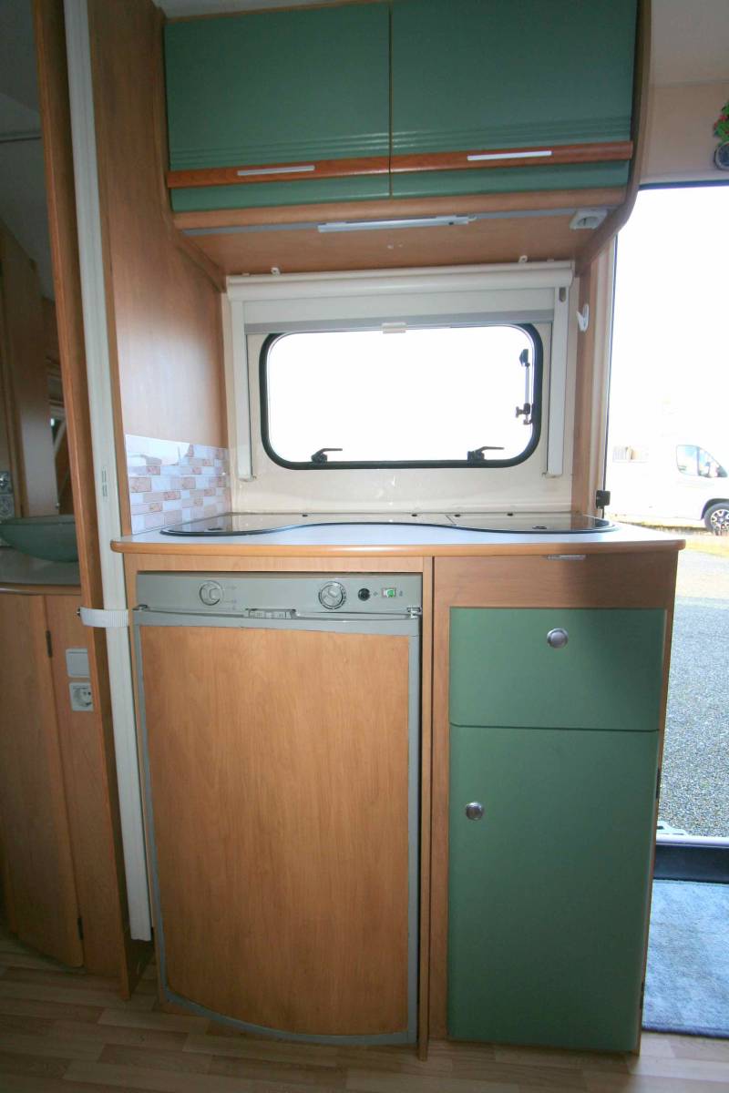 Vend Caravane occasion 4 couchages, lit à la française, Sterckeman 400 CP Evolution Confort, proche de Toulouse (31)