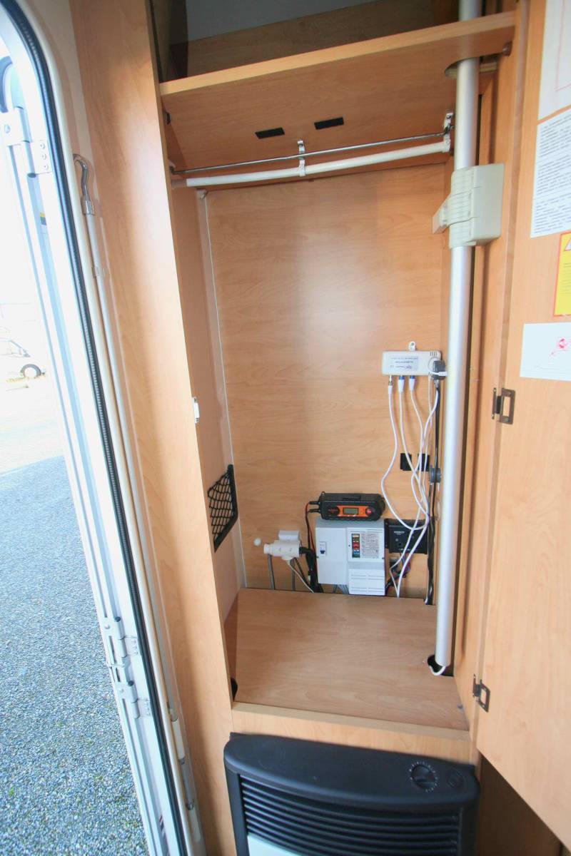 Vend Caravane occasion 4 couchages, lit à la française, Sterckeman 400 CP Evolution Confort, proche de Toulouse (31)