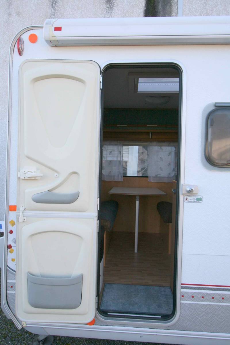 Caravane occasion 4 couchages, lit à la française, Sterckeman 400 CP Evolution Confort, proche de Toulouse (31)