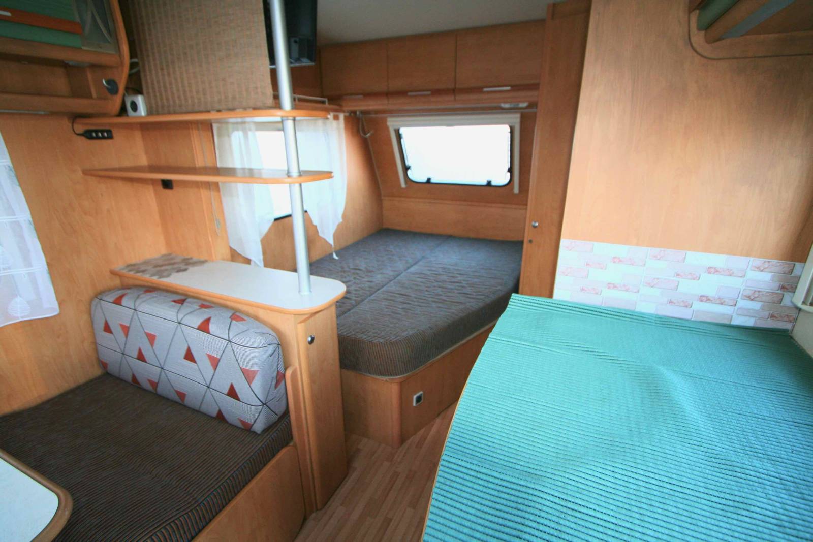 Vend Caravane occasion 4 couchages, lit à la française, Sterckeman 400 CP Evolution Confort, proche de Toulouse (31)