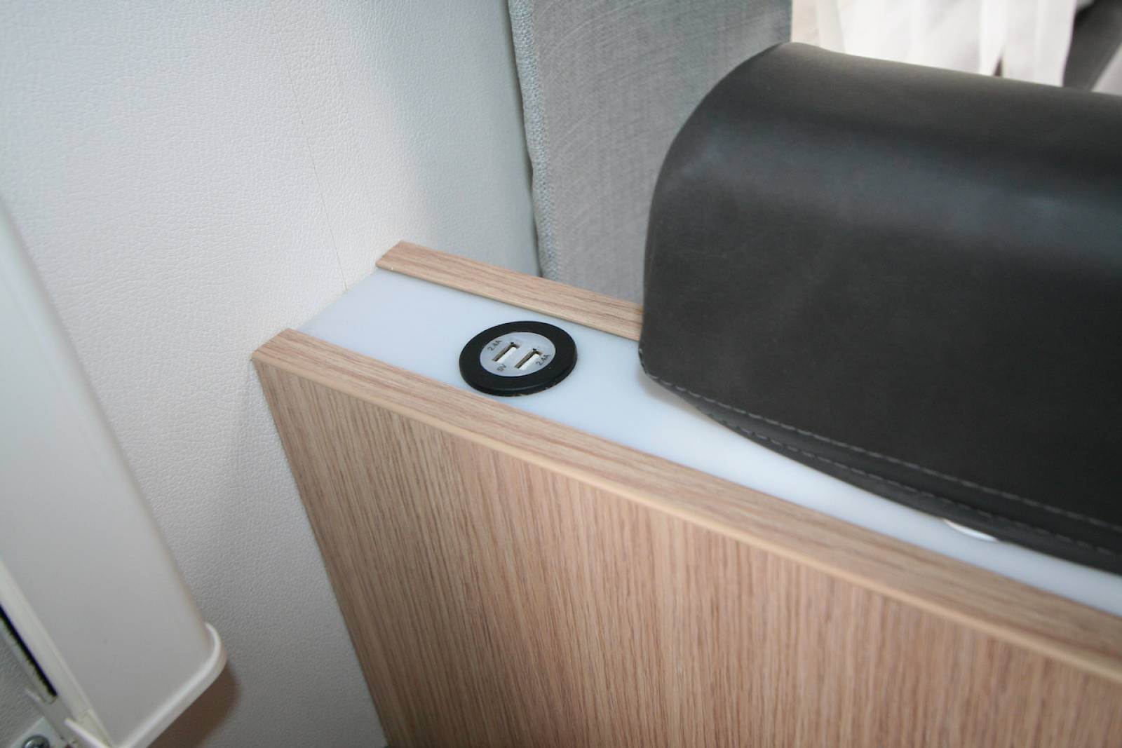 Achat Camping-car intégral occasion, lit de milieu, 4 places, presque neuf, Sunlight I 690L, à roques proche de Toulouse (31)