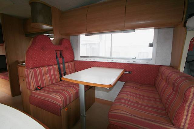 Camping-car capucine occasion, 4 places, lits superposés, 7 couchages, double dînette, Mercedes, Rimor Superbrig 749, à Roques proche de Toulouse (31)