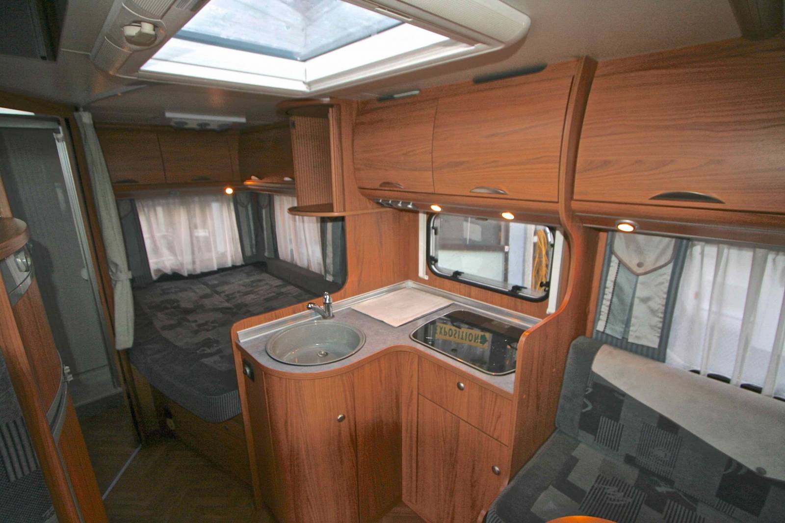 Camping-car occasion profilé, lit à la française, salon face à face, moins de 7 m, Bürstner Privilège T630, à Roques proche de Toulouse 31