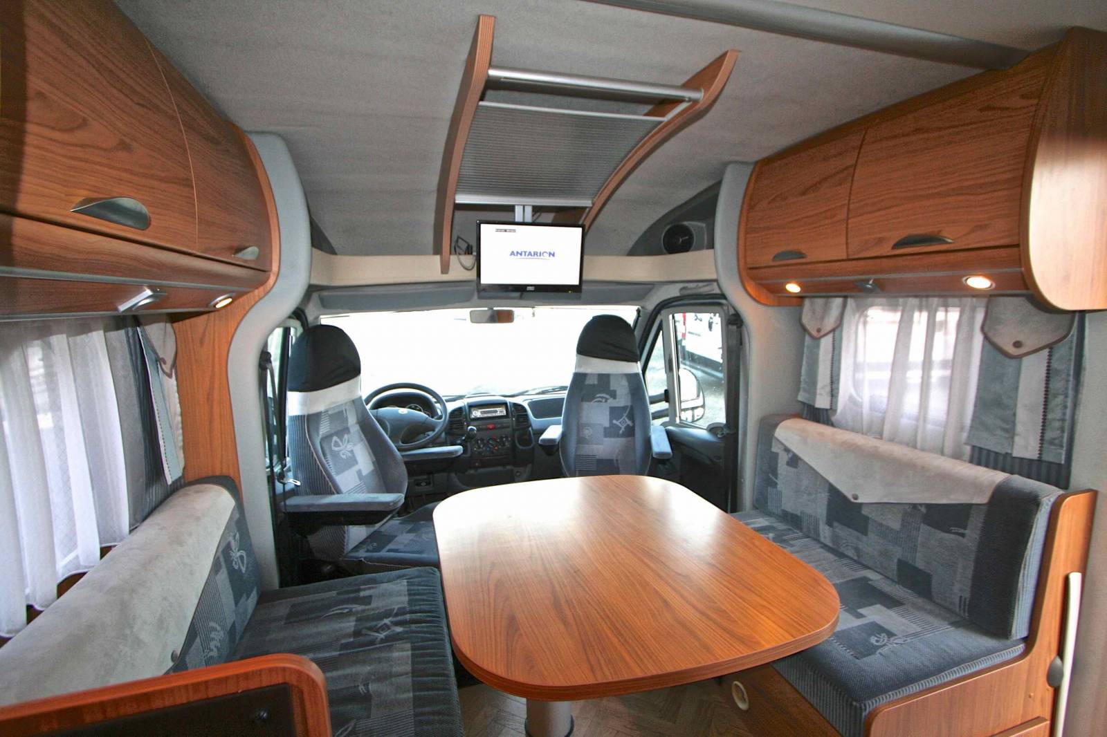 Vend Camping-car occasion profilé, lit à la française, salon face à face, moins de 7 m, Bürstner Privilège T630, à Roques proche de Toulouse 31