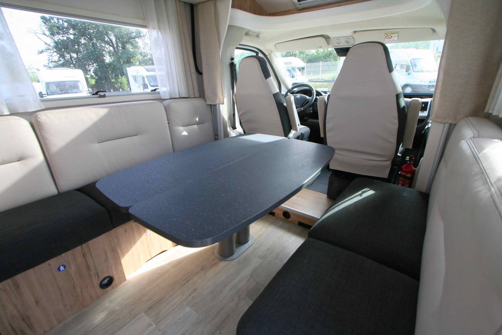 Camping-car profilé occasion, Maxi salon face à face ,4 places, Bavaria T696D, 7m, à Roques, proche de Toulouse (31)