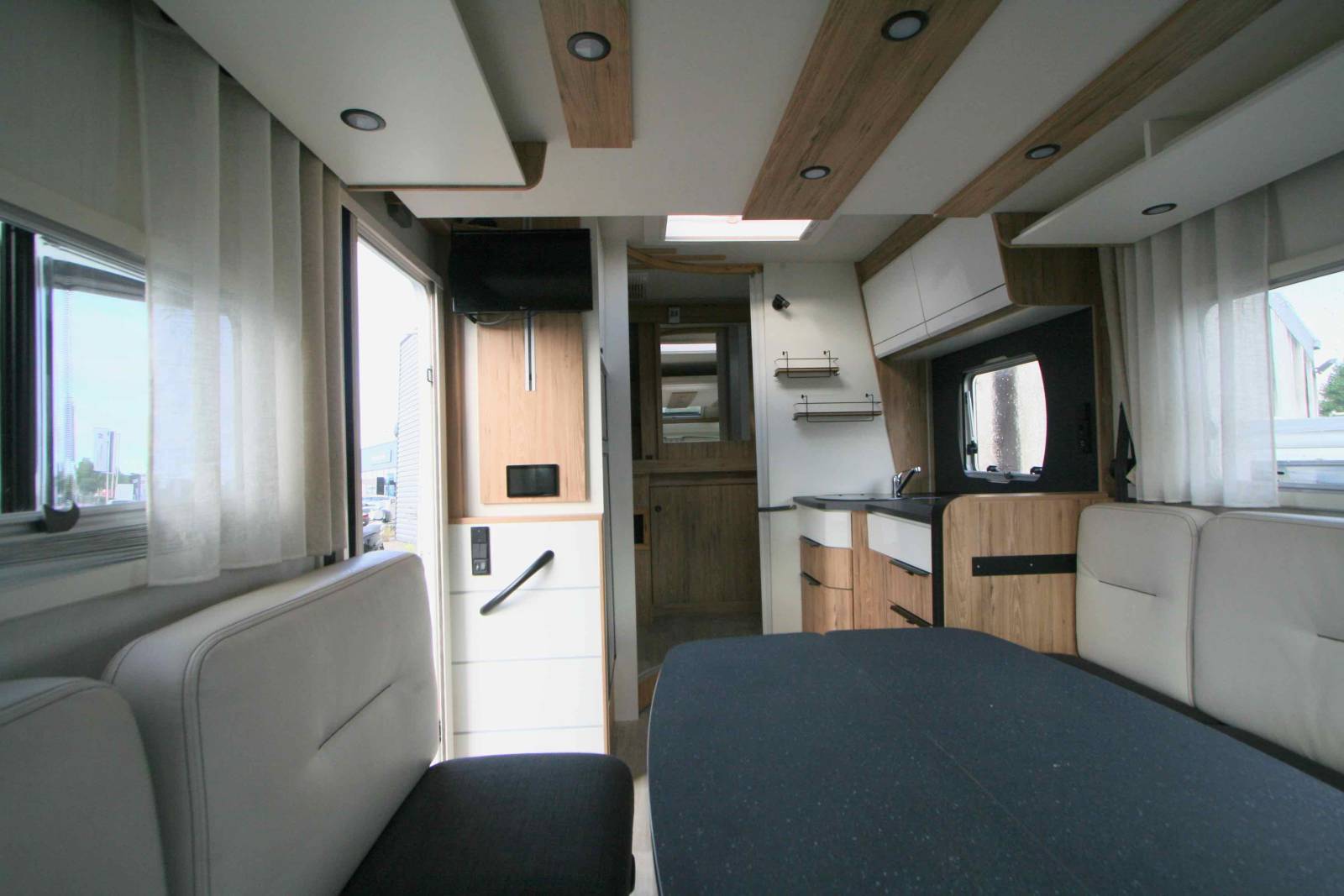 Achat Camping-car profilé occasion, Maxi salon face à face ,4 places, Bavaria T696D, 7m, à Roques, proche de Toulouse (31)