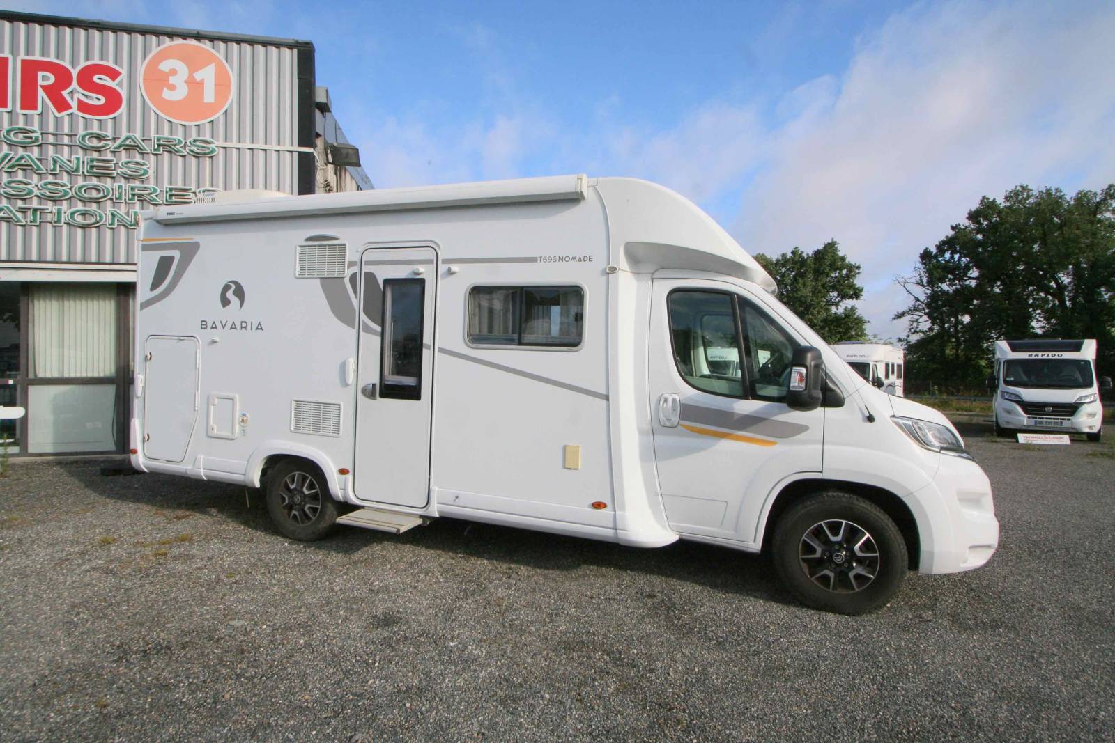 Camping-car profilé occasion, Maxi salon face à face ,4 places, Bavaria T696D, 7m, à Roques, proche de Toulouse (31)