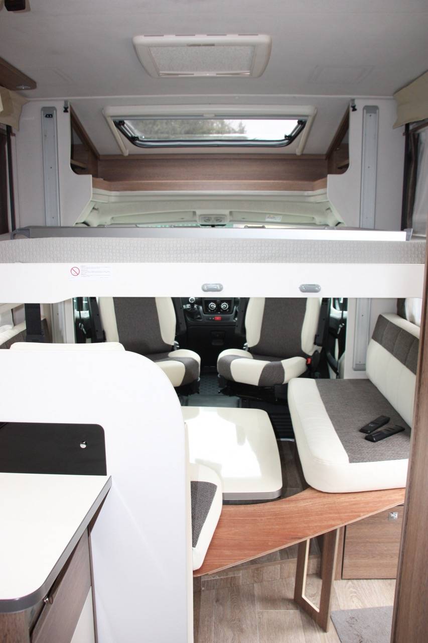 Achat Camping-car profilé occasion, maxi-salon, lit de pavillon, 4 couchages, Dethleffs Trend T 6767 à Roques près Toulouse (31)