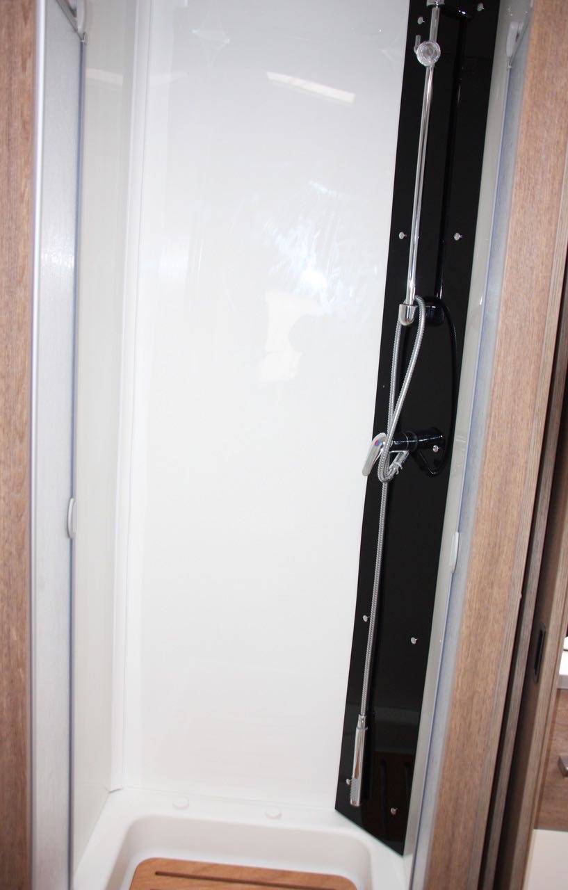 Vente Camping-car profilé occasion, maxi-salon, lit de pavillon, 4 couchages, Dethleffs Trend T 6767 à Roques près Toulouse (31)