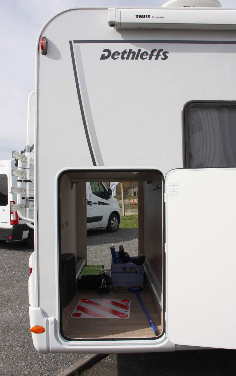 Vente Camping-car profilé occasion, maxi-salon, lit de pavillon, 4 couchages, Dethleffs Trend T 6767 à Roques près Toulouse (31)