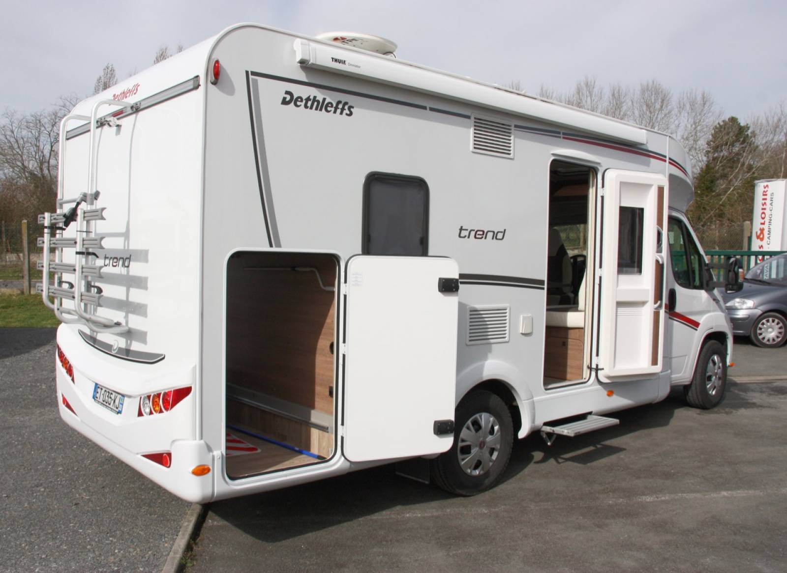 Vente Camping-car profilé occasion, maxi-salon, lit de pavillon, 4 couchages, Dethleffs Trend T 6767 à Roques près Toulouse (31)