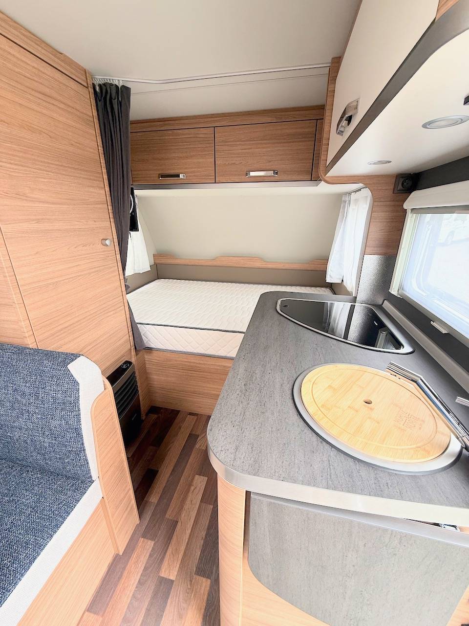 Achat Caravane Occasion, lit transversal, 4 places, 4,70 m, Weinsberg CaraOne 390 QD, à Roques proche de Toulouse (31)