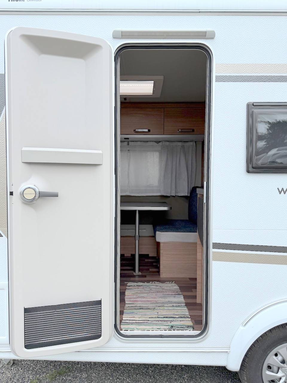 Caravane Occasion, lit transversal, 4 places, 4,70 m, Weinsberg CaraOne 390 QD, à Roques proche de Toulouse (31)