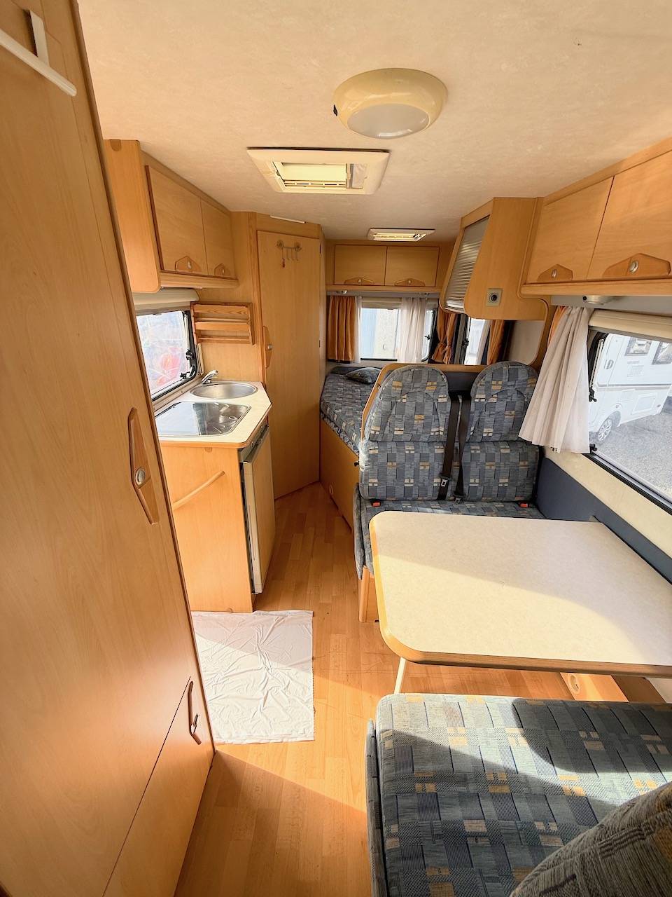 Achat Camping-car profilé occasion, petit prix, lit à la française, moins de 7 m, 4 couchages, Adriatik 572 DS, à Roques, près Toulouse (31)