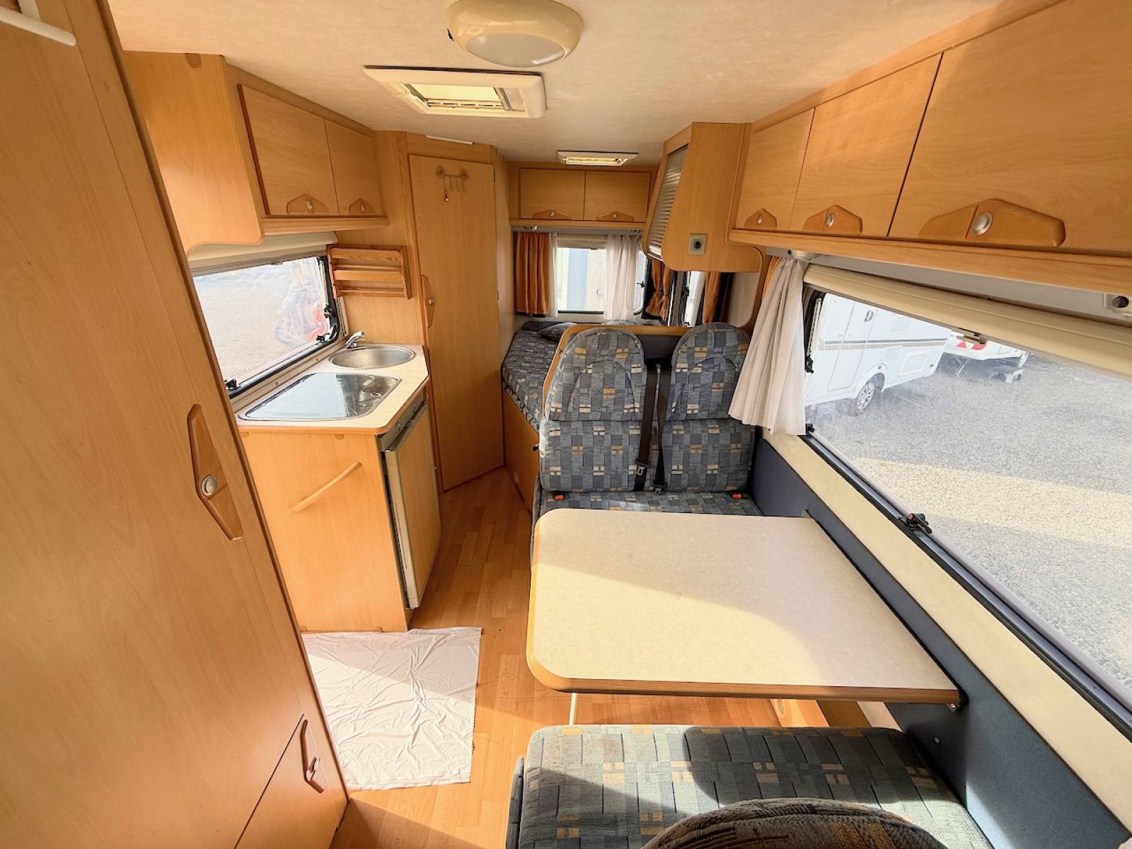 Camping-car profilé occasion, petit prix, lit à la française, moins de 7 m, 4 couchages, Adriatik 572 DS, à Roques, près Toulouse (31)