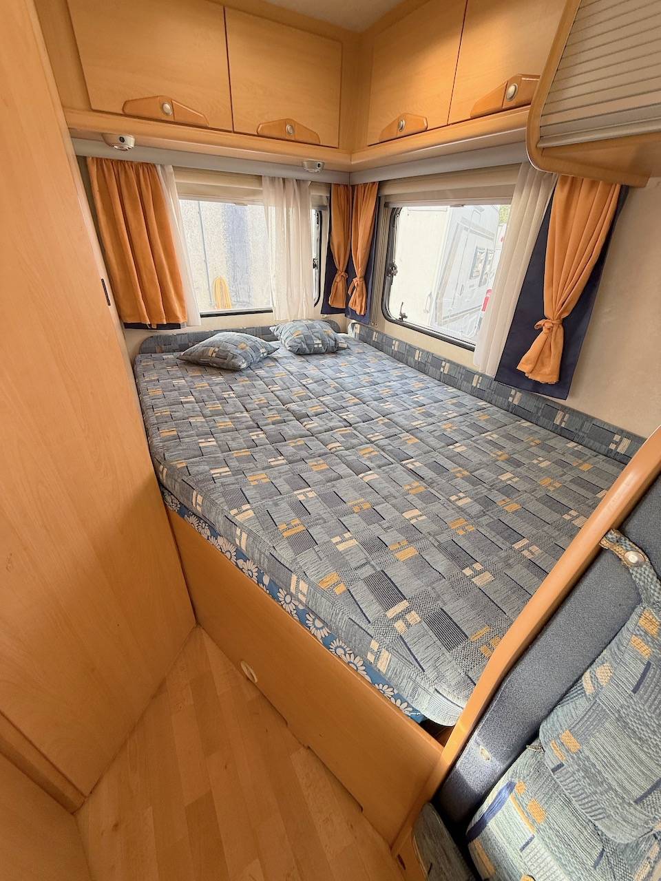Achat Camping-car profilé occasion, petit prix, lit à la française, moins de 7 m, 4 couchages, Adriatik 572 DS, à Roques, près Toulouse (31)