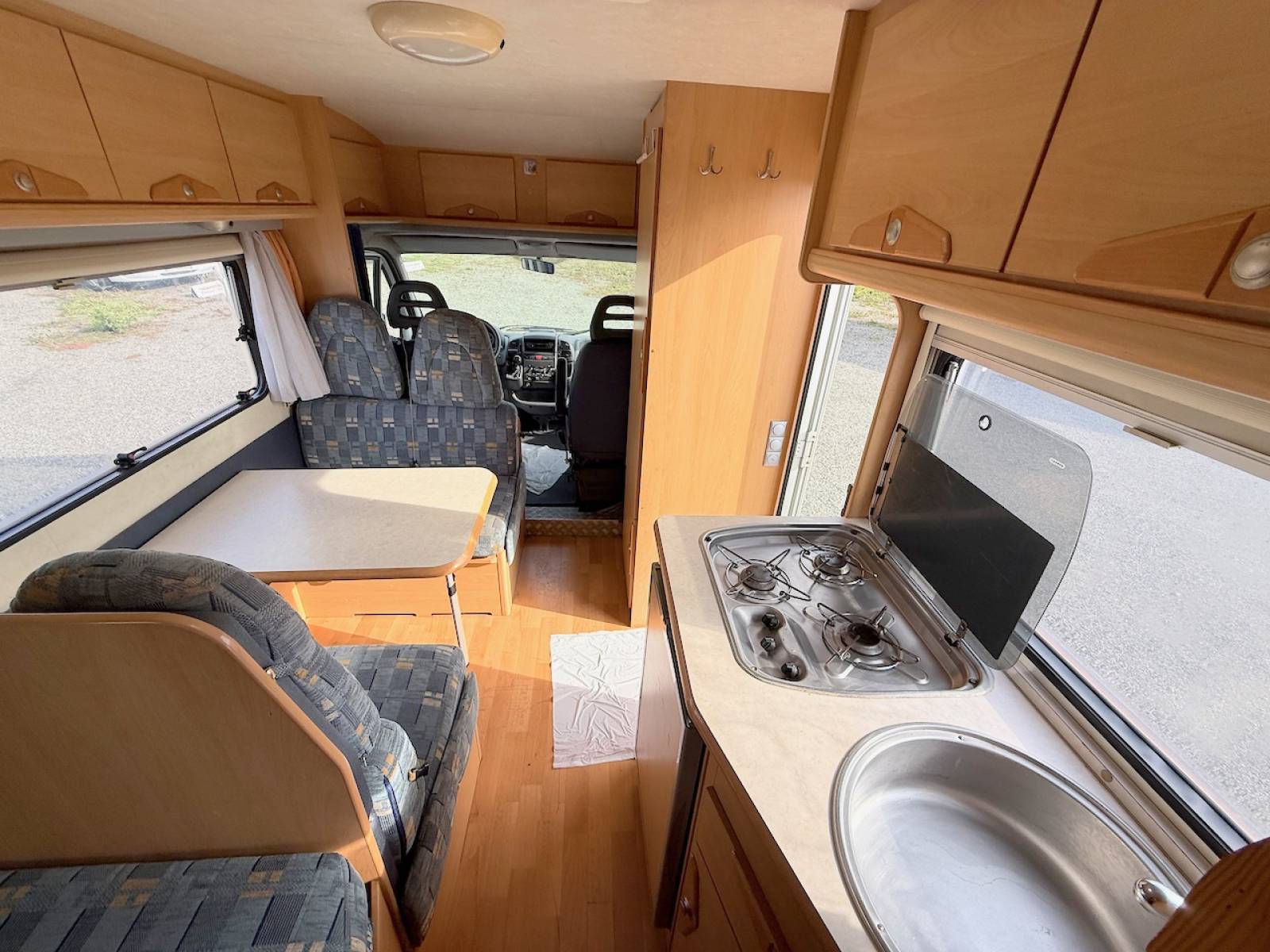 Camping-car profilé occasion, petit prix, lit à la française, moins de 7 m, 4 couchages, Adriatik 572 DS, à Roques, près Toulouse (31)