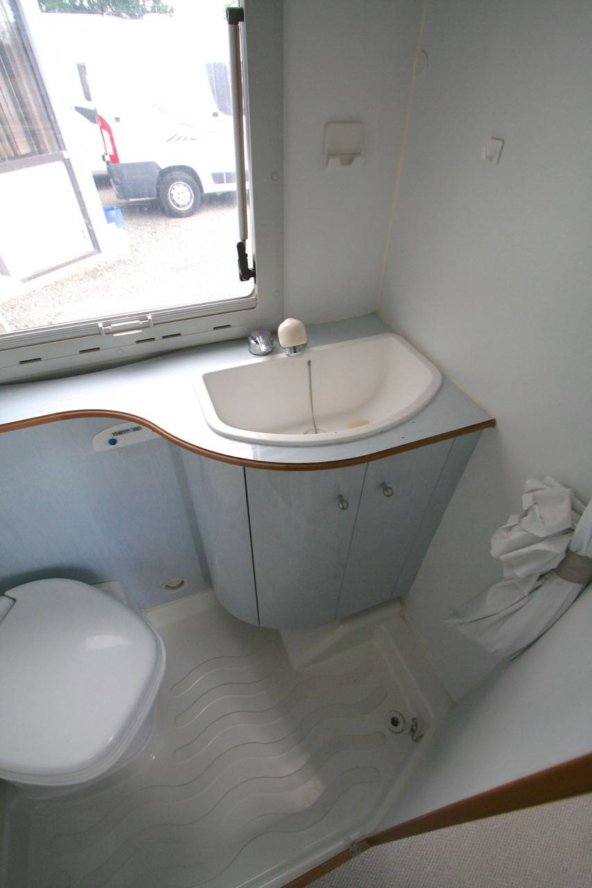 Achat camping-car profile autostar amical 2006 pas cher roques près toulouse (31)