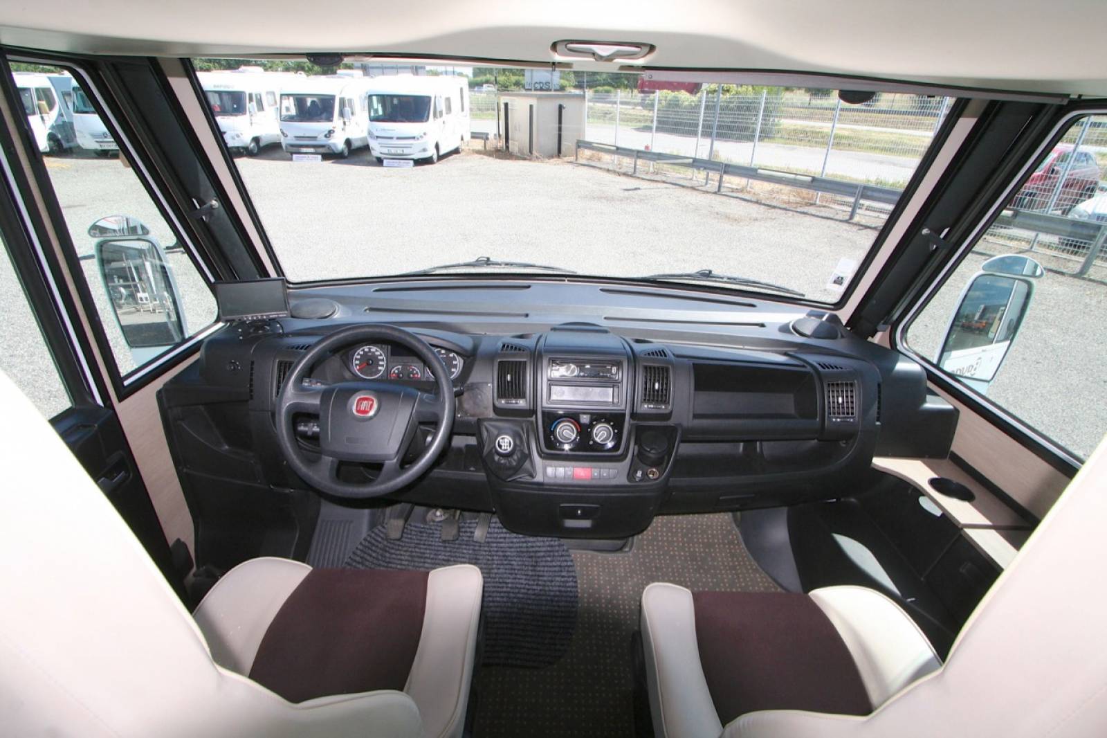 Achat Camping-car occasion intégral, lit central,  moins de 7 m, 4 places, BAVARIA Arctic I69 LC, sur Roques, près Toulouse (31)