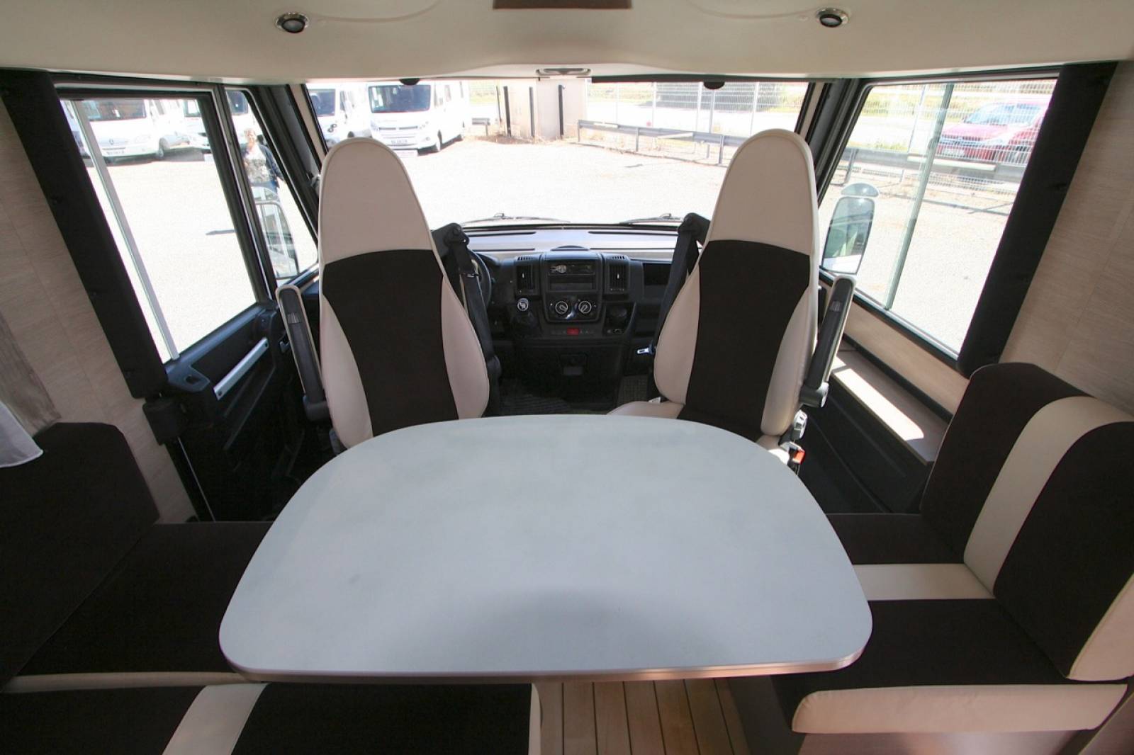 Achat Camping-car occasion intégral, lit central,  moins de 7 m, 4 places, BAVARIA Arctic I69 LC, sur Roques, près Toulouse (31)