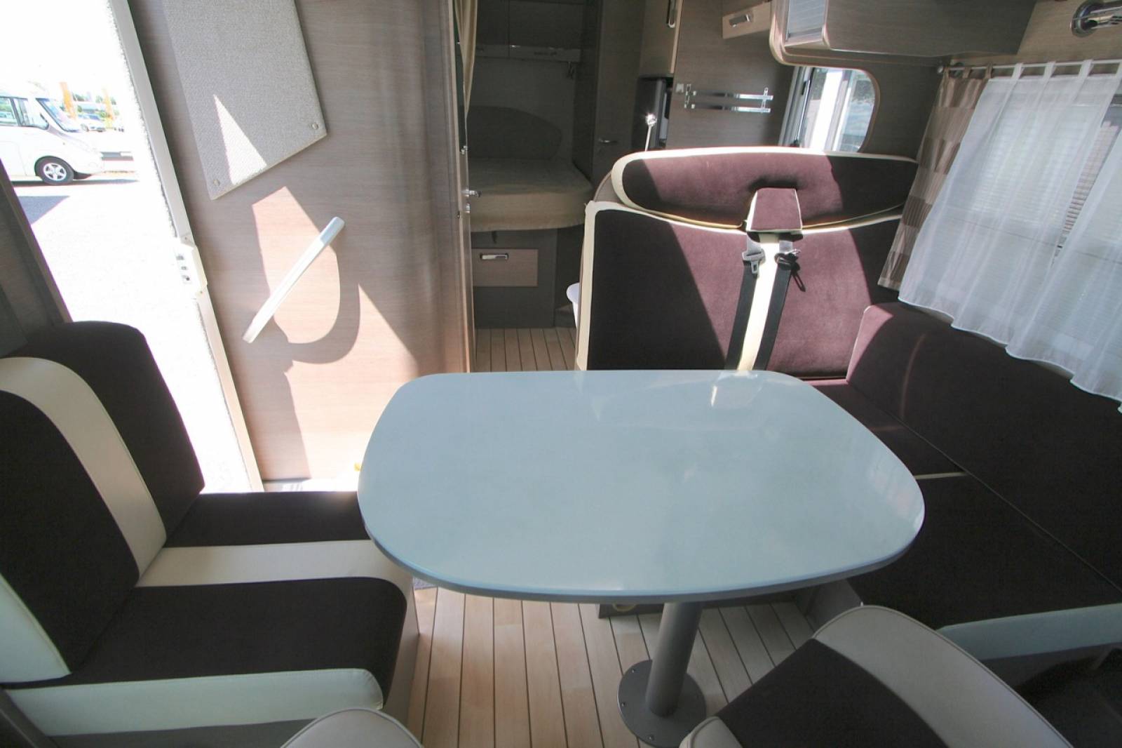 Camping-car occasion intégral, lit central,  moins de 7 m, 4 places, BAVARIA Arctic I69 LC, sur Roques, près Toulouse (31)