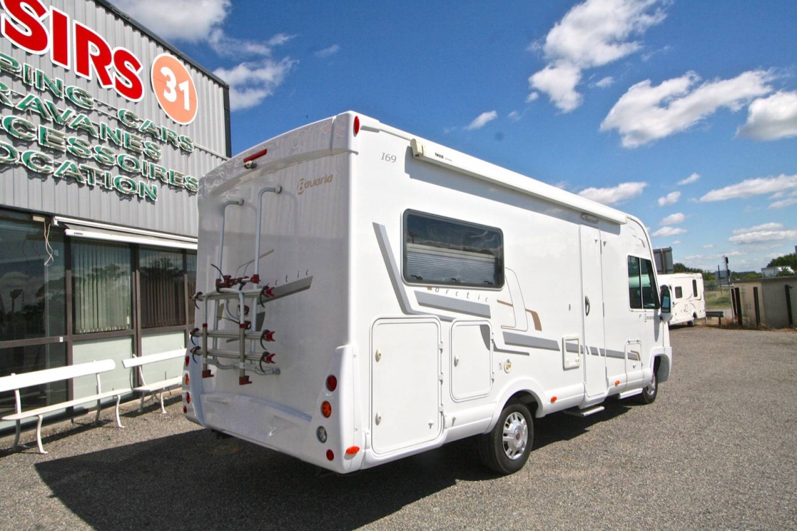 Camping-car occasion intégral, lit central,  moins de 7 m, 4 places, BAVARIA Arctic I69 LC, sur Roques, près Toulouse (31)