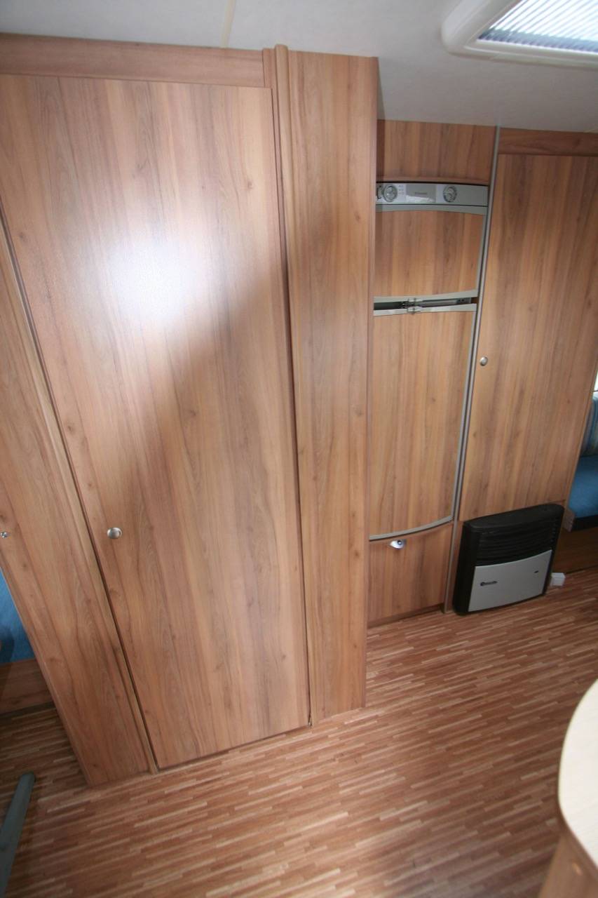 Vend Caravane occasion Bürstner Averso 415 TK 2008, à Roques proche Toulouse (31)