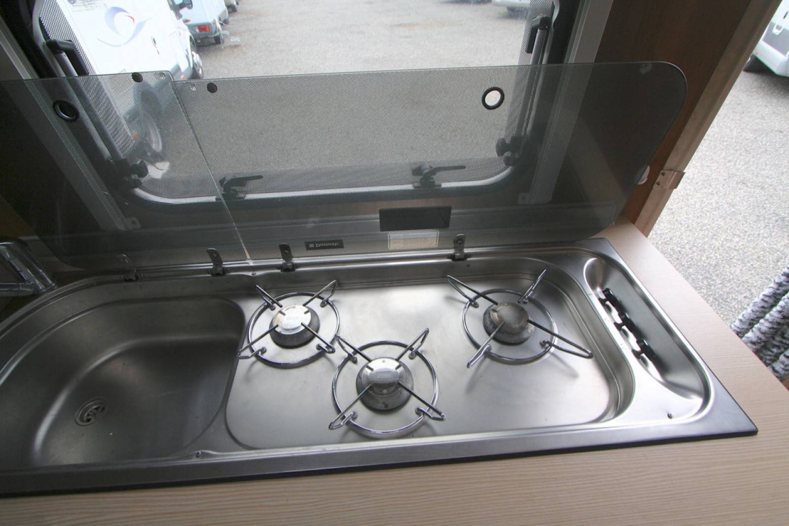 Caravane occasion Bürstner Averso 415 TK 2008, à Roques proche Toulouse (31)Caravane occasion Bürstner Averso 415 TK 2008, à Roques proche Toulouse (31)