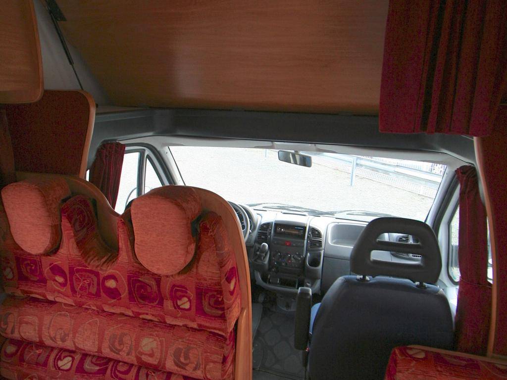 Camping-car capucine occasion 5 places/7couchages Challenger Genesis 45 à Toulouse