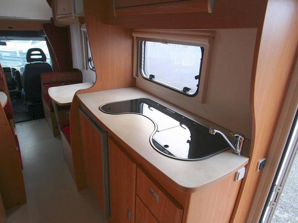 Camping-car capucine occasion 5 places/7couchages Challenger Genesis 45 à Toulouse