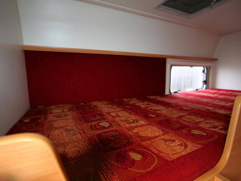 Camping-car capucine occasion 5 places/7couchages Challenger Genesis 45 à ToulouseCamping-car capucine occasion 5 places/7couchages Challenger Genesis 45 à Toulouse