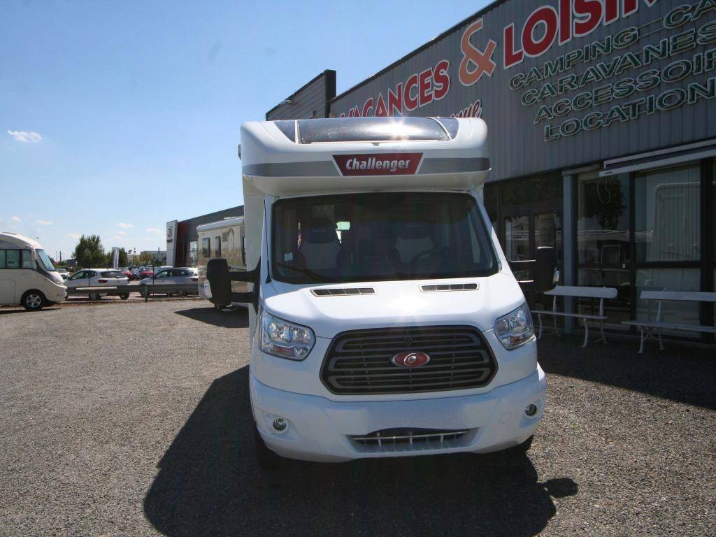 Achat Camping-car profilé occasion Maxi-salon lit de pavillon moins de 7m Challenger 290 Quartz à Roques près Toulouse 31