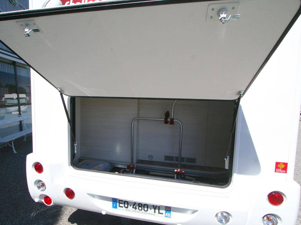 Camping-car profilé occasion Maxi-salon lit de pavillon moins de 7m Challenger 290 Quartz à Roques près Toulouse 31