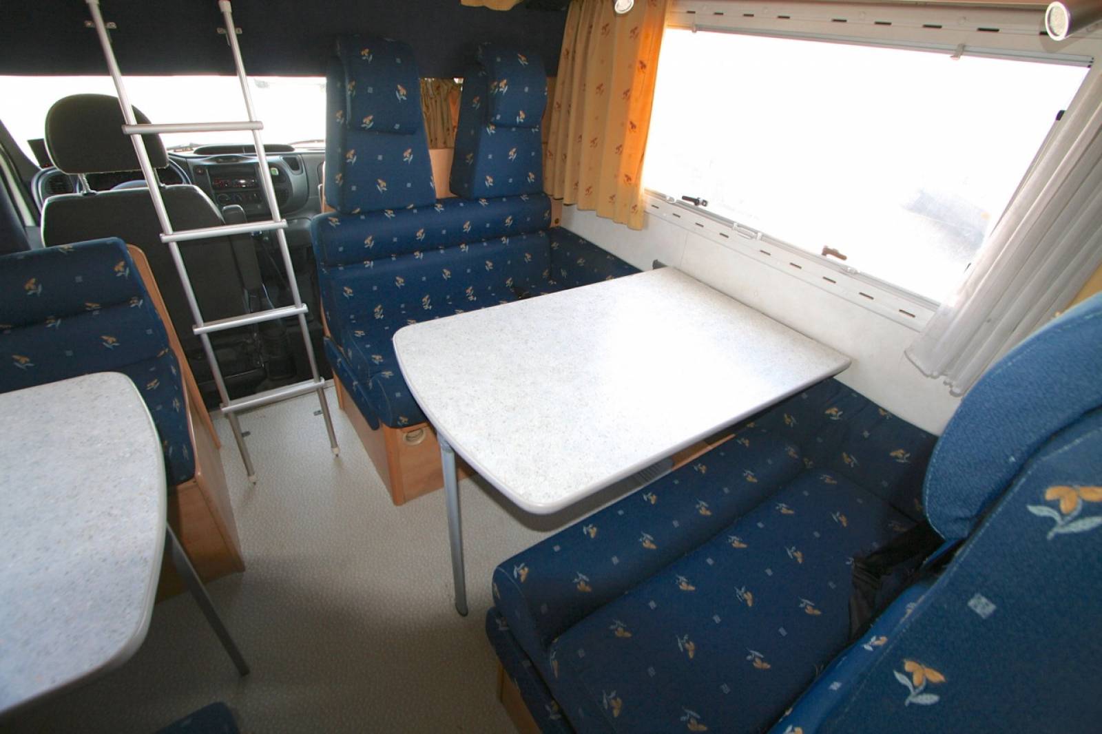 Achat camping-car occasion capucine 6 places, Challenger 172, à Toulouse 31.