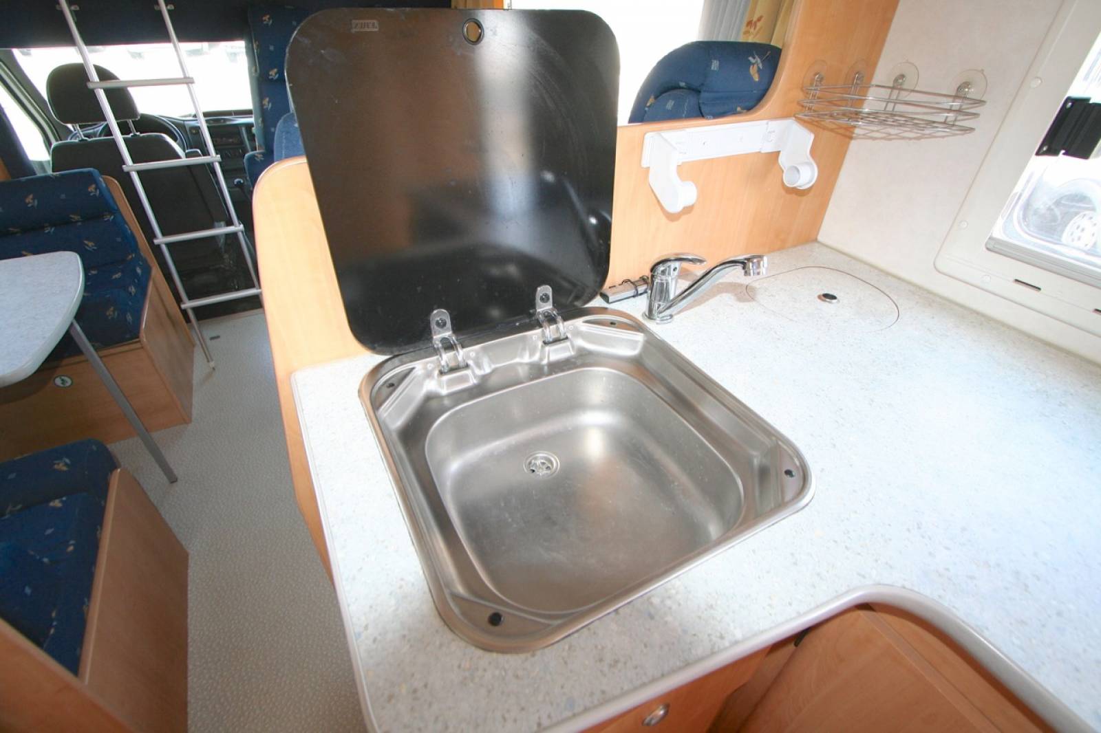 camping-car occasion capucine 6 places, Challenger 172, à Toulouse 31.