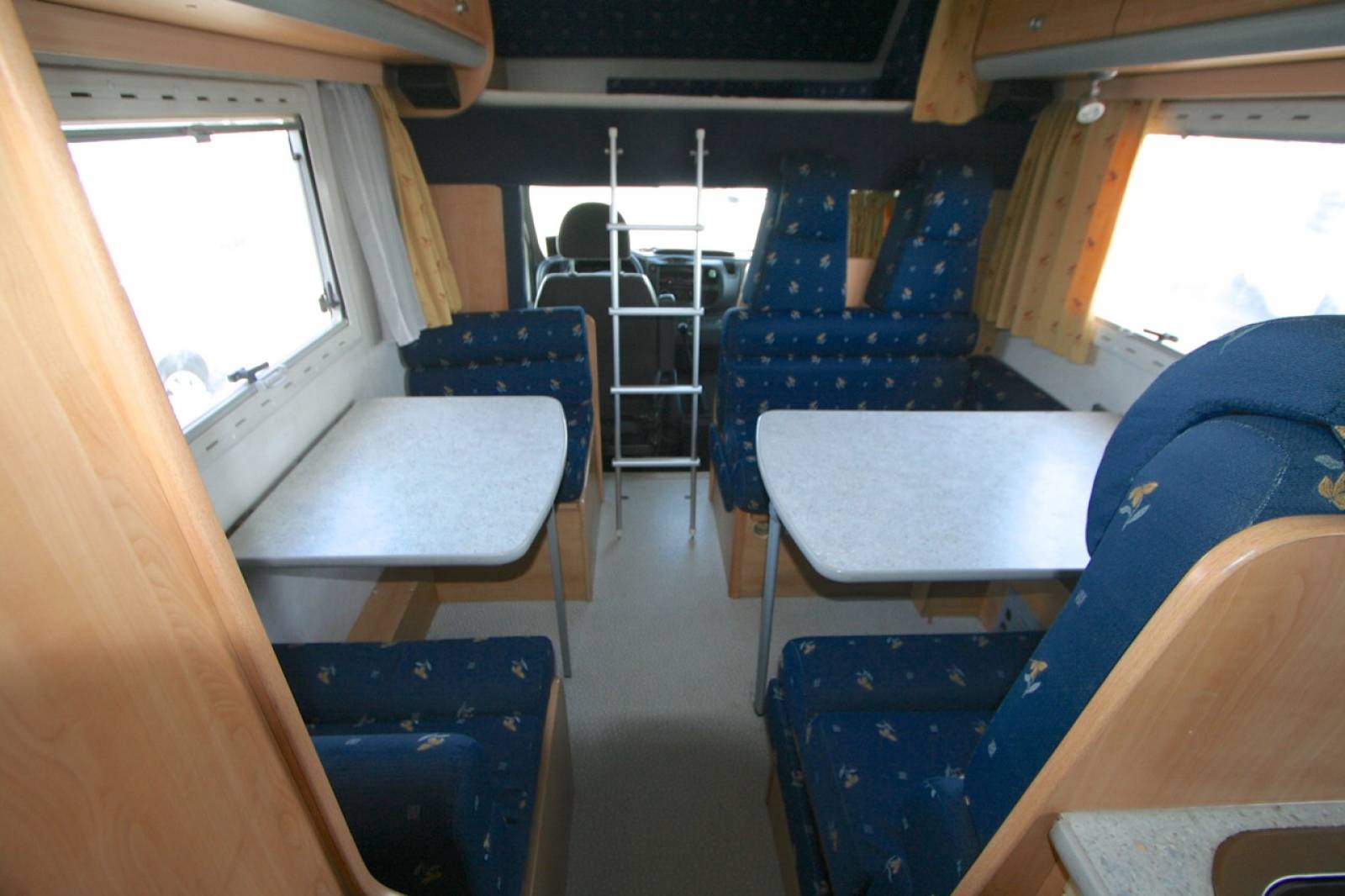 camping-car occasion capucine 6 places, Challenger 172, à Toulouse 31.