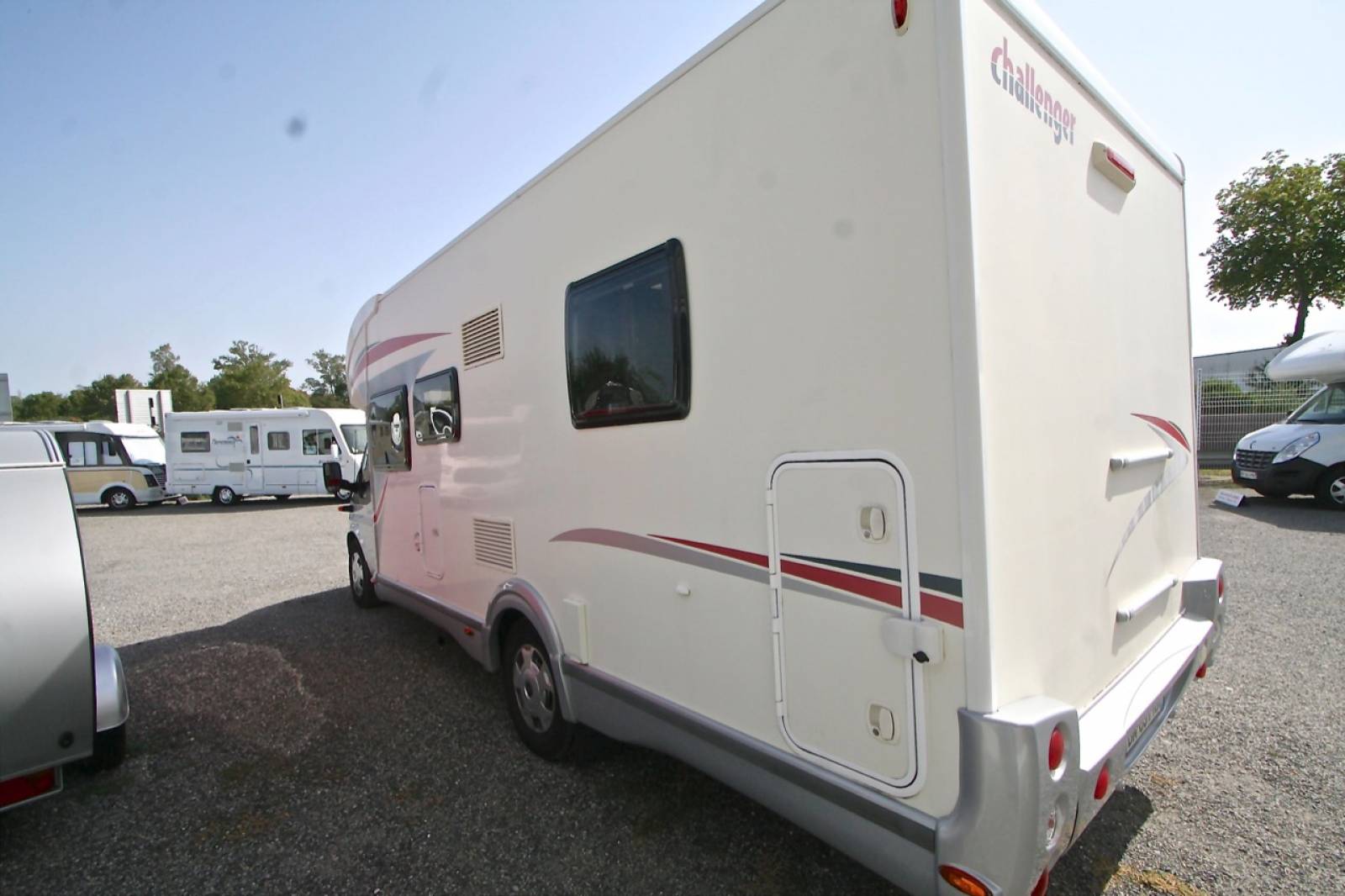 Vend Camping-car profilé occasion, lit central, 5 couchages Challenger Genesis 60, à Toulouse '31)